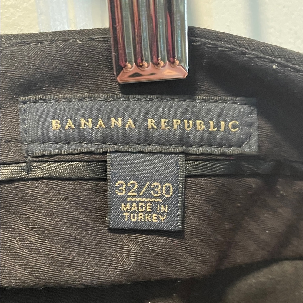Banana Republic Modern Fit Black Men's Suit 40R with Matching Pants 32x30 - Picture 8 of 10